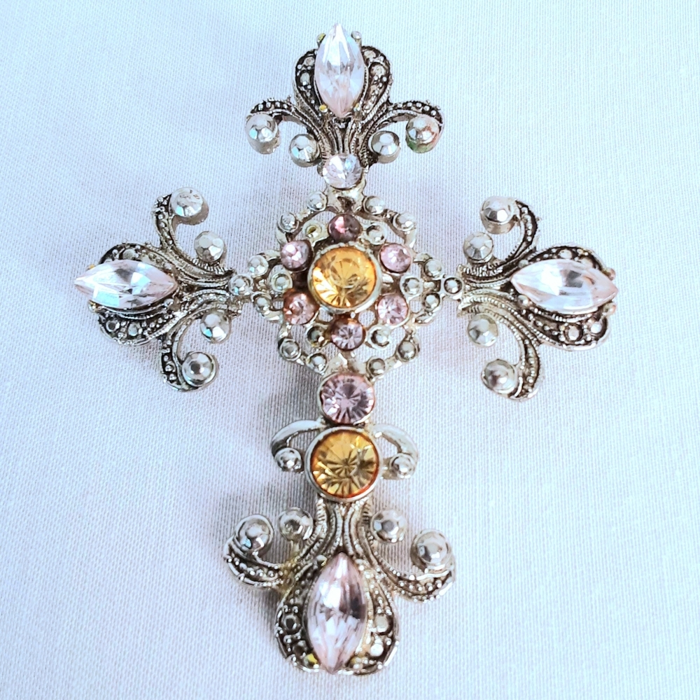 💎Ornate Cross Brooch Silver Tone Citrine Yellow and Clear Color Faceted Stones